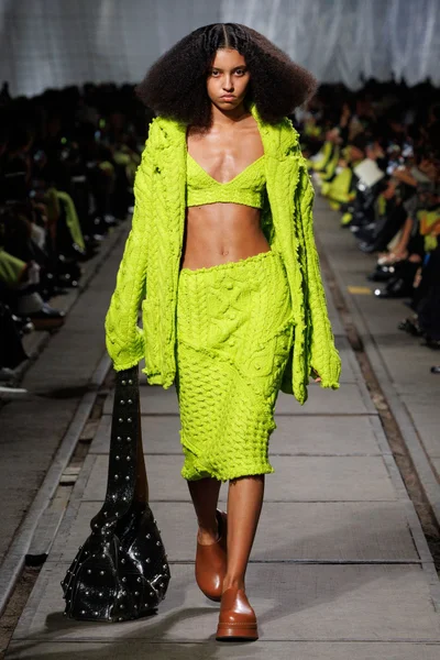 Look 48